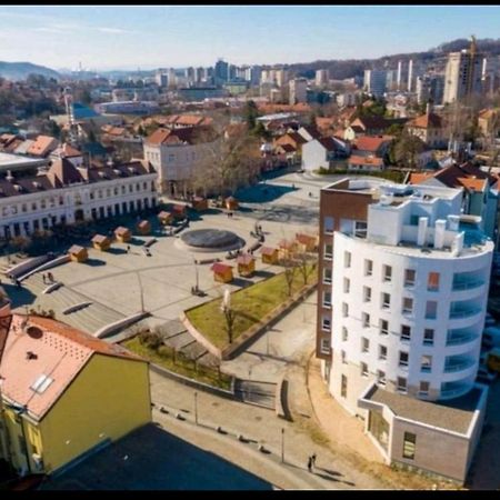 Apartman Viktoria Tuzla Esterno foto