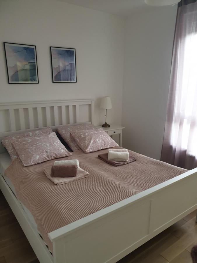 Apartman Viktoria Tuzla Esterno foto