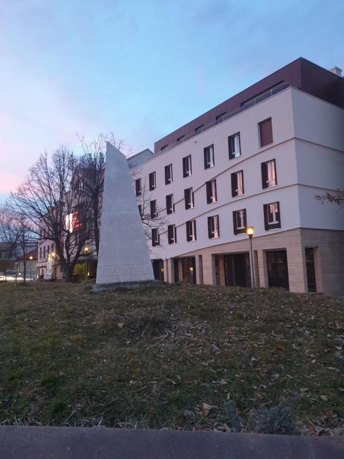 Apartman Viktoria Tuzla Esterno foto