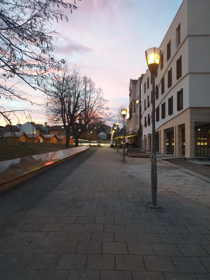 Apartman Viktoria Tuzla Esterno foto
