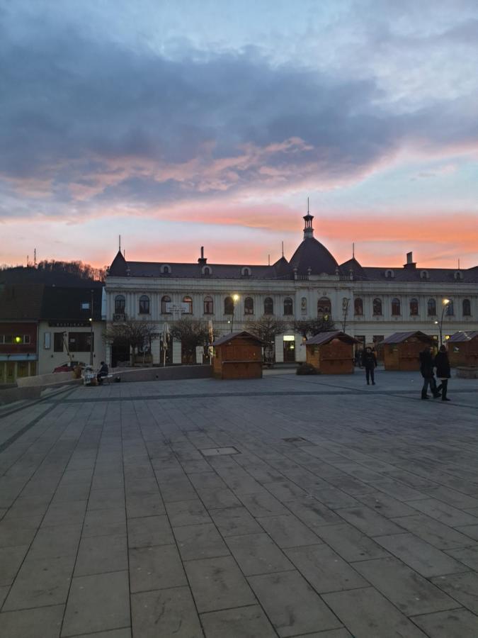Apartman Viktoria Tuzla Esterno foto