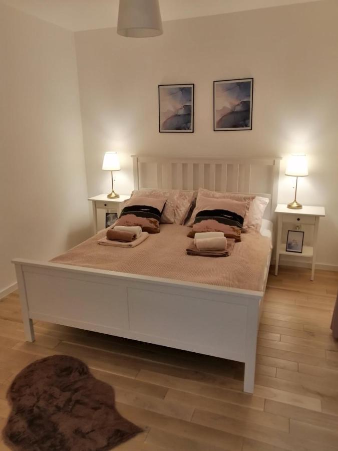 Apartman Viktoria Tuzla Esterno foto